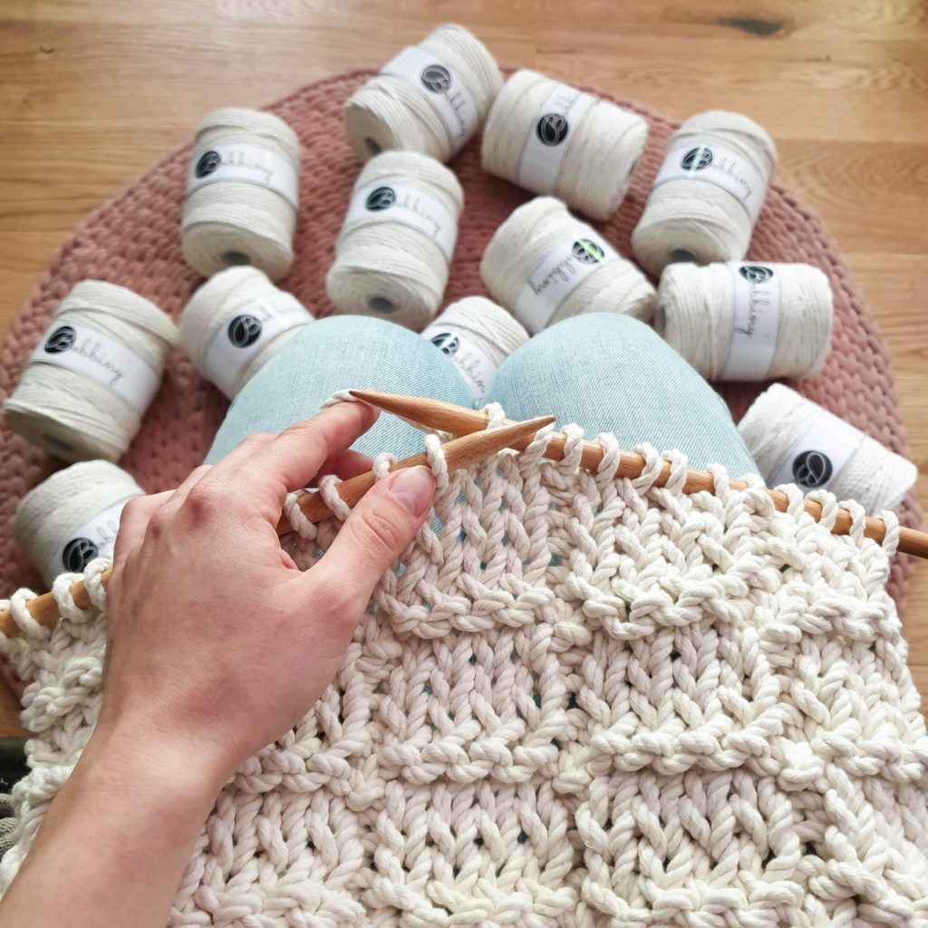 Knitting needle sizes explained and Bobbiny Cord